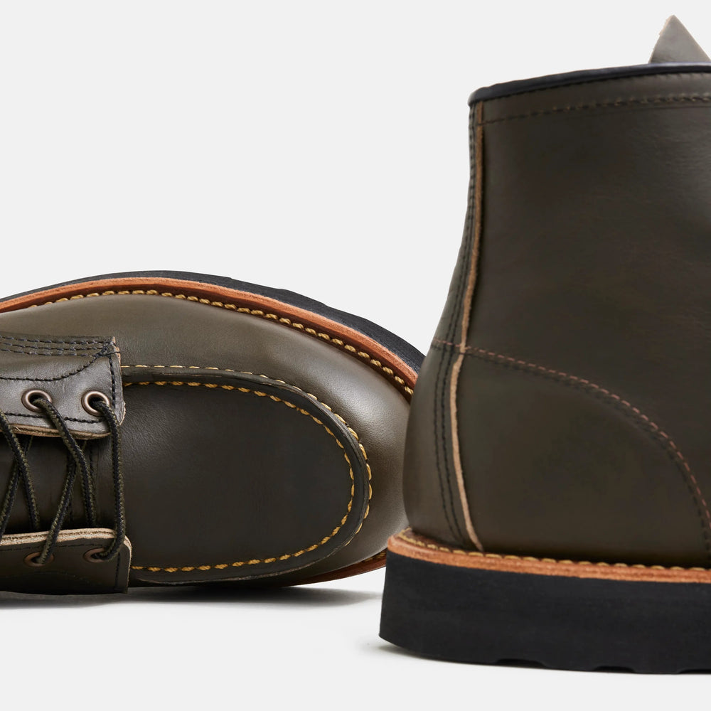 Red Wing Shoes Men / Classic Moc in Alpine Leather 8828 | Red Wing Heritage