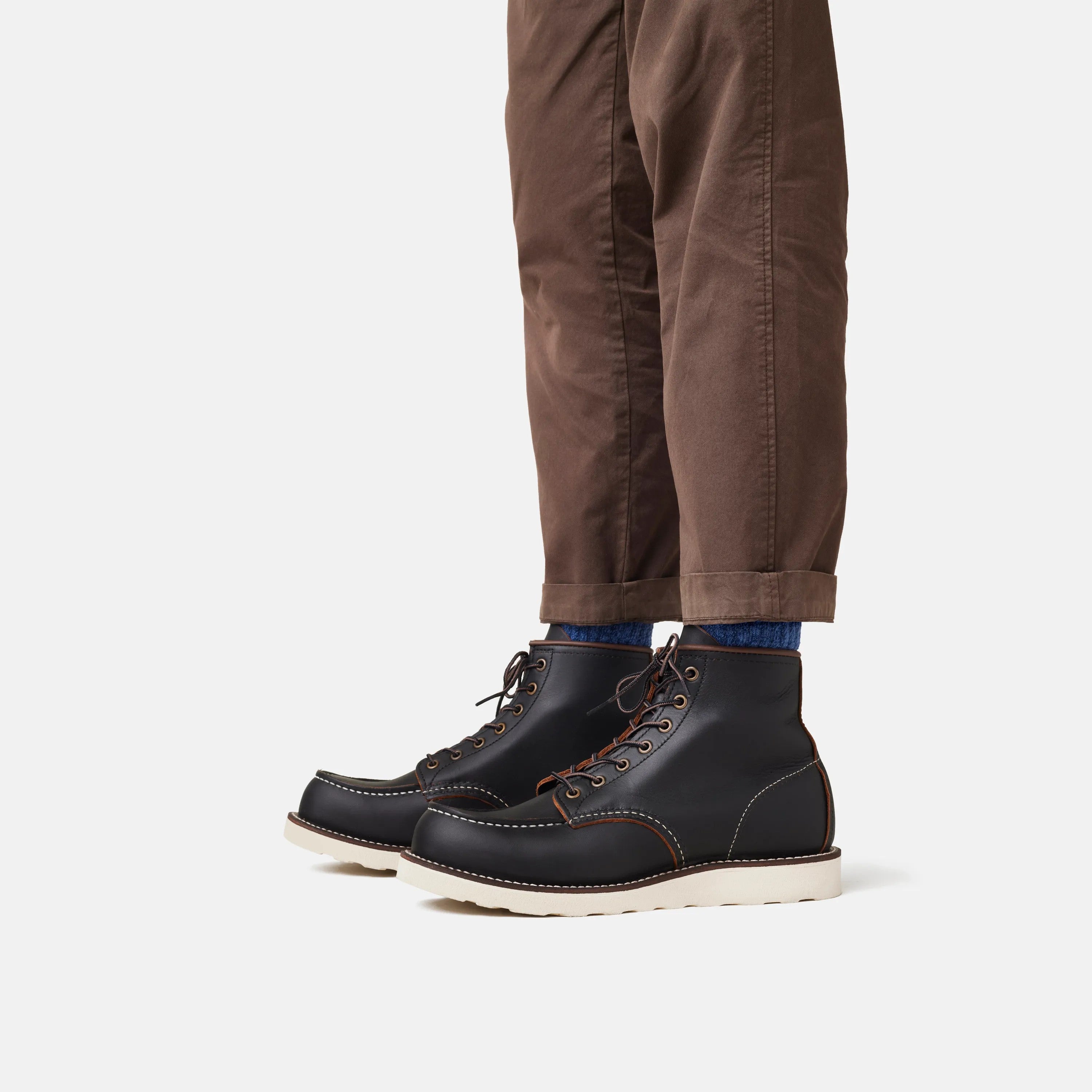 Red Wing Shoes Men / Classic Moc 6-Inch Boot in Black Leather 8849